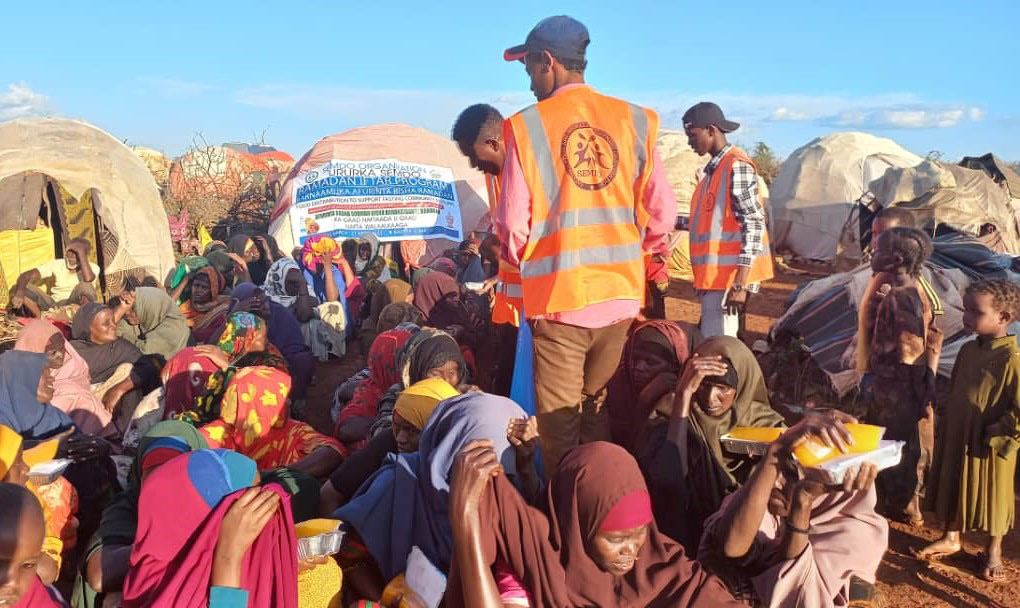 Ramadan iftar distribution, IDP camp, Baidoa, 2023
